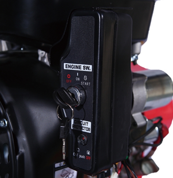 High capacity Gasoline Chipper Shredder processing 100mm thick branches